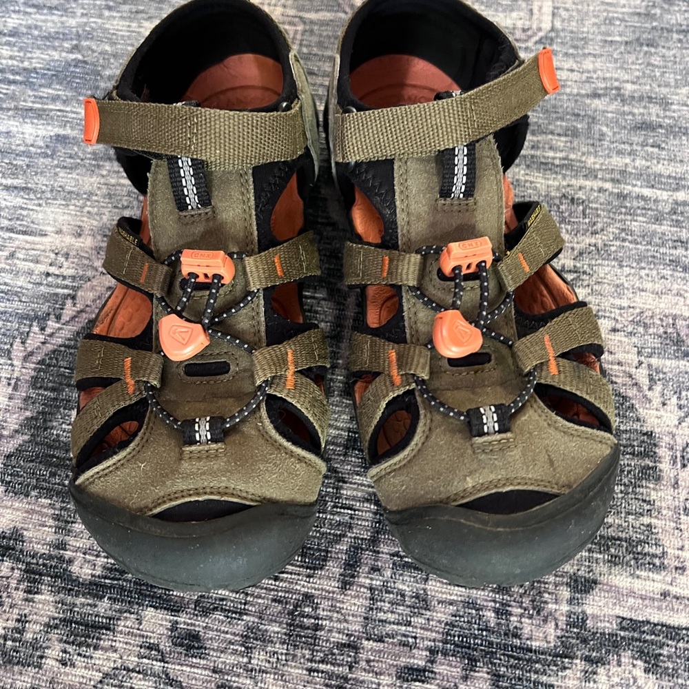 Keen Green and Black Outdoor Sandals with Closed Toe